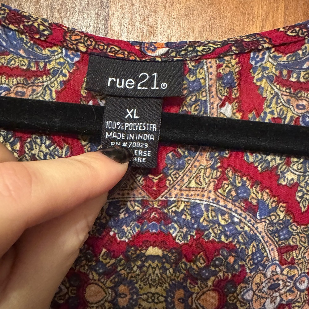 Rue21 Red and Blue Paisley Kimono - Size XL - Picture 3 of 4